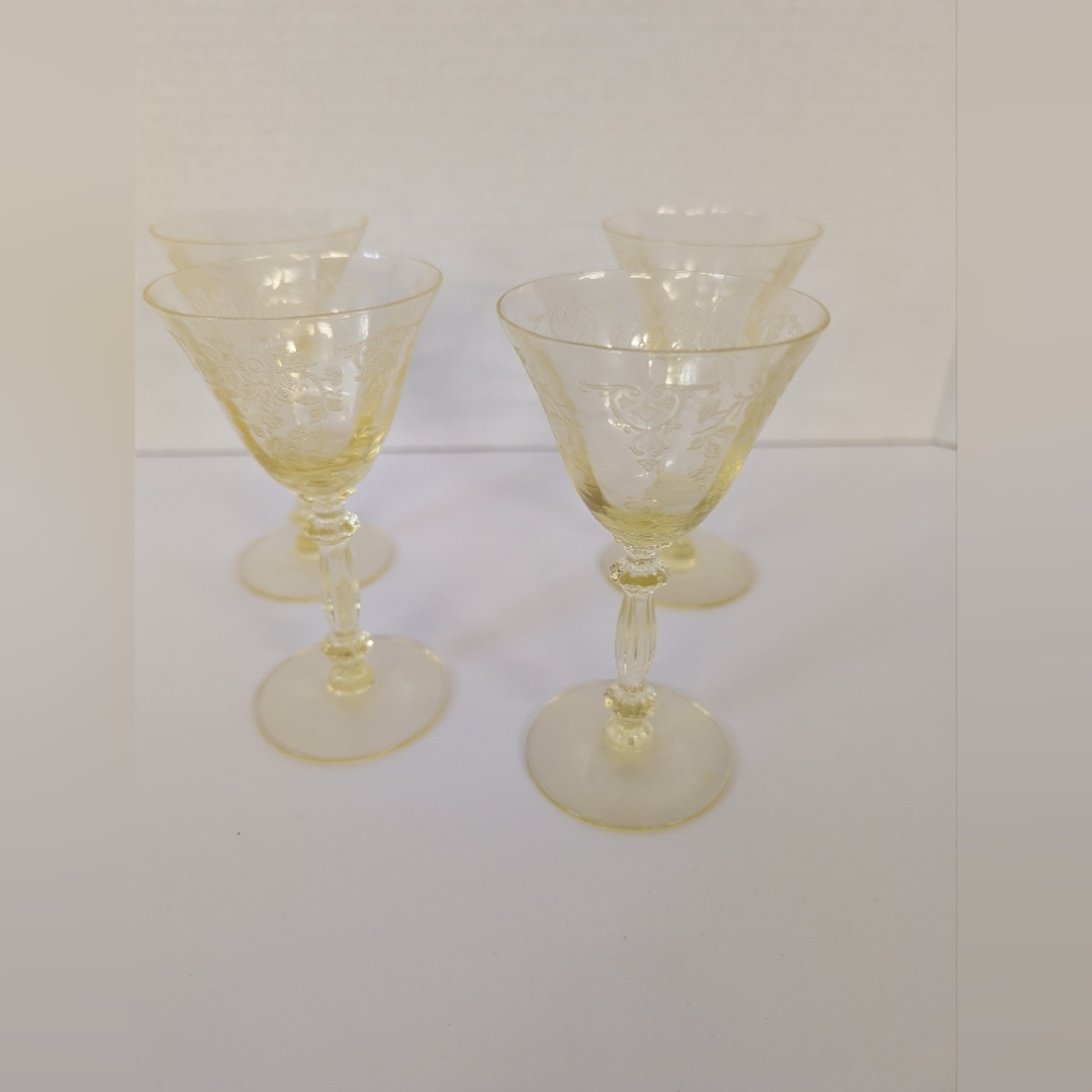 Cambridge "Apple Blossom" Yellow Depression Sherry Glass Set 4